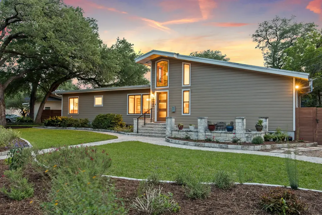 2621 W 49th Street, Austin