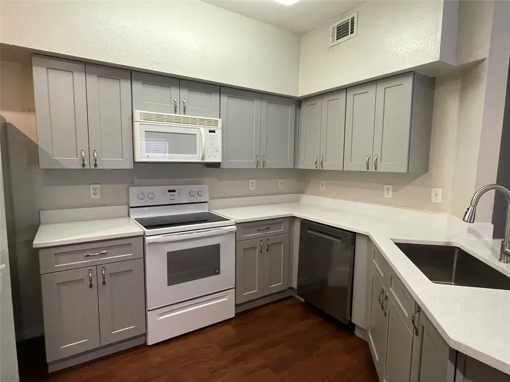 2320 Gracy Farms Lane 916, Austin