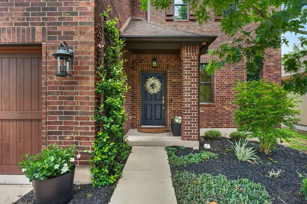 408 Kissing Oak Drive, Austin