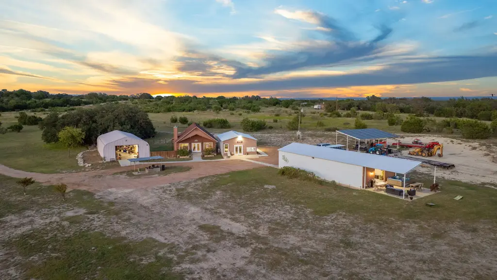 397 Private Road 3072, Lampasas