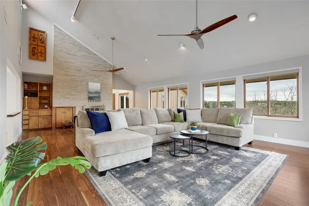 18205 Ridge Road, Lago Vista