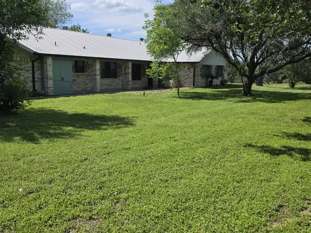 5953 Fm 141, Ledbetter