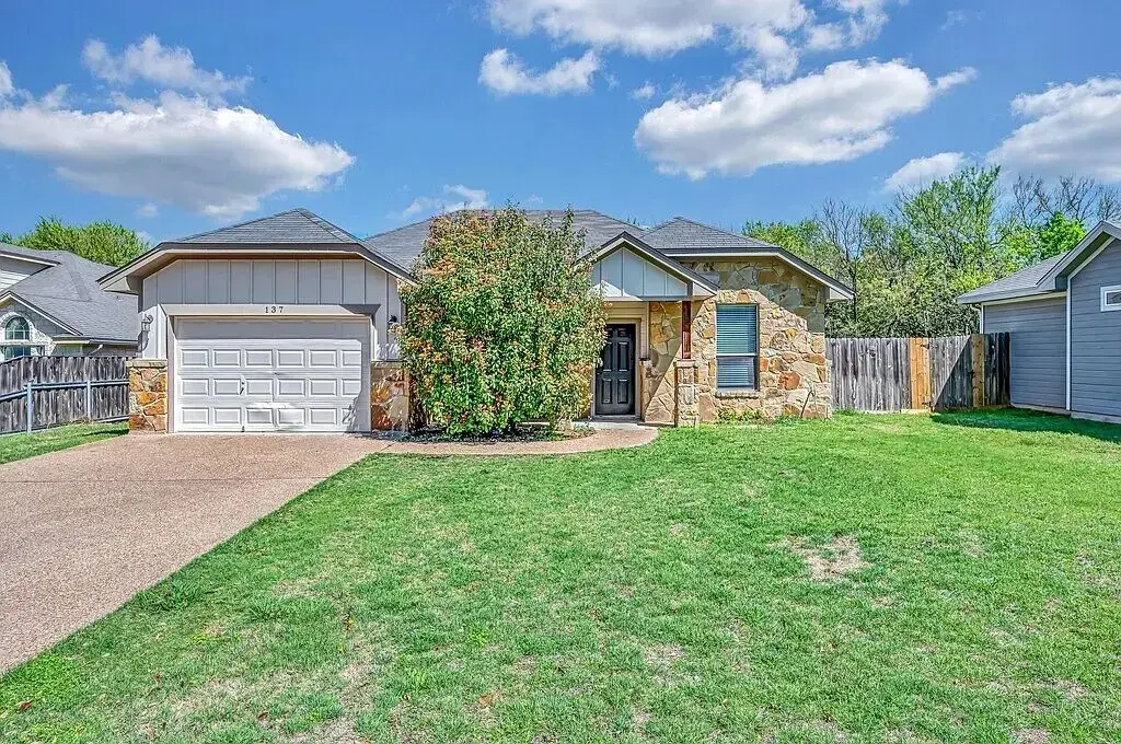 137 Flat Creek Drive, Robinson