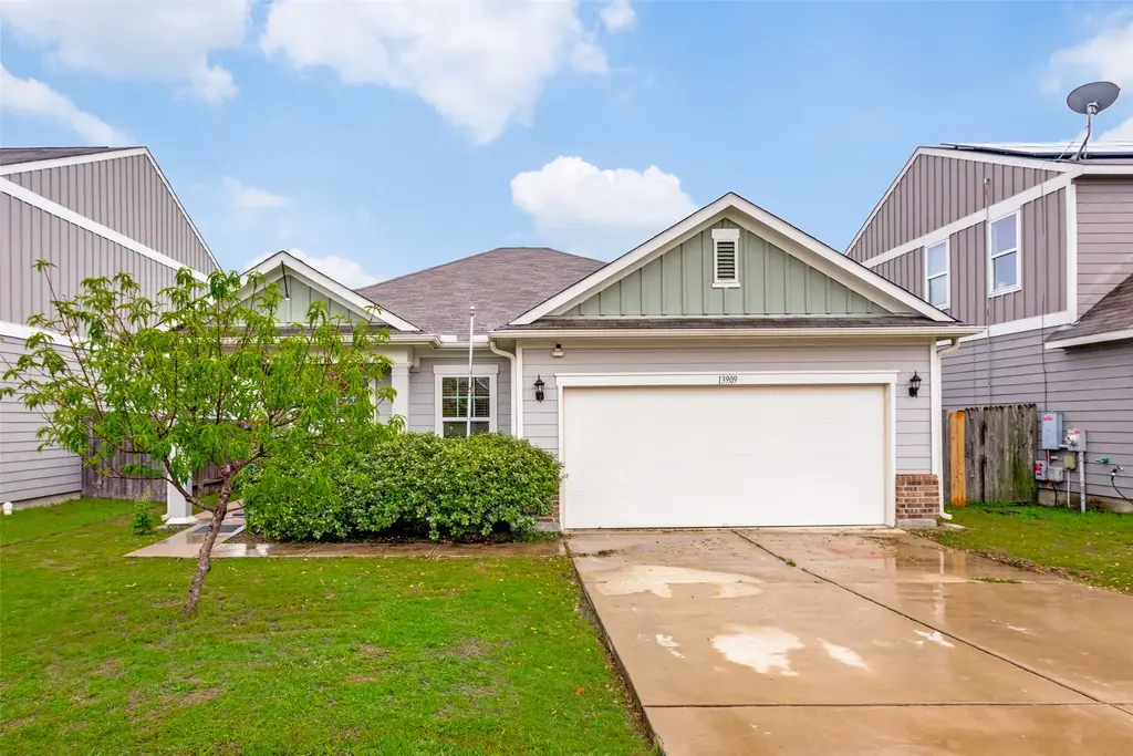 13909 Sherri Berry Way, Manor