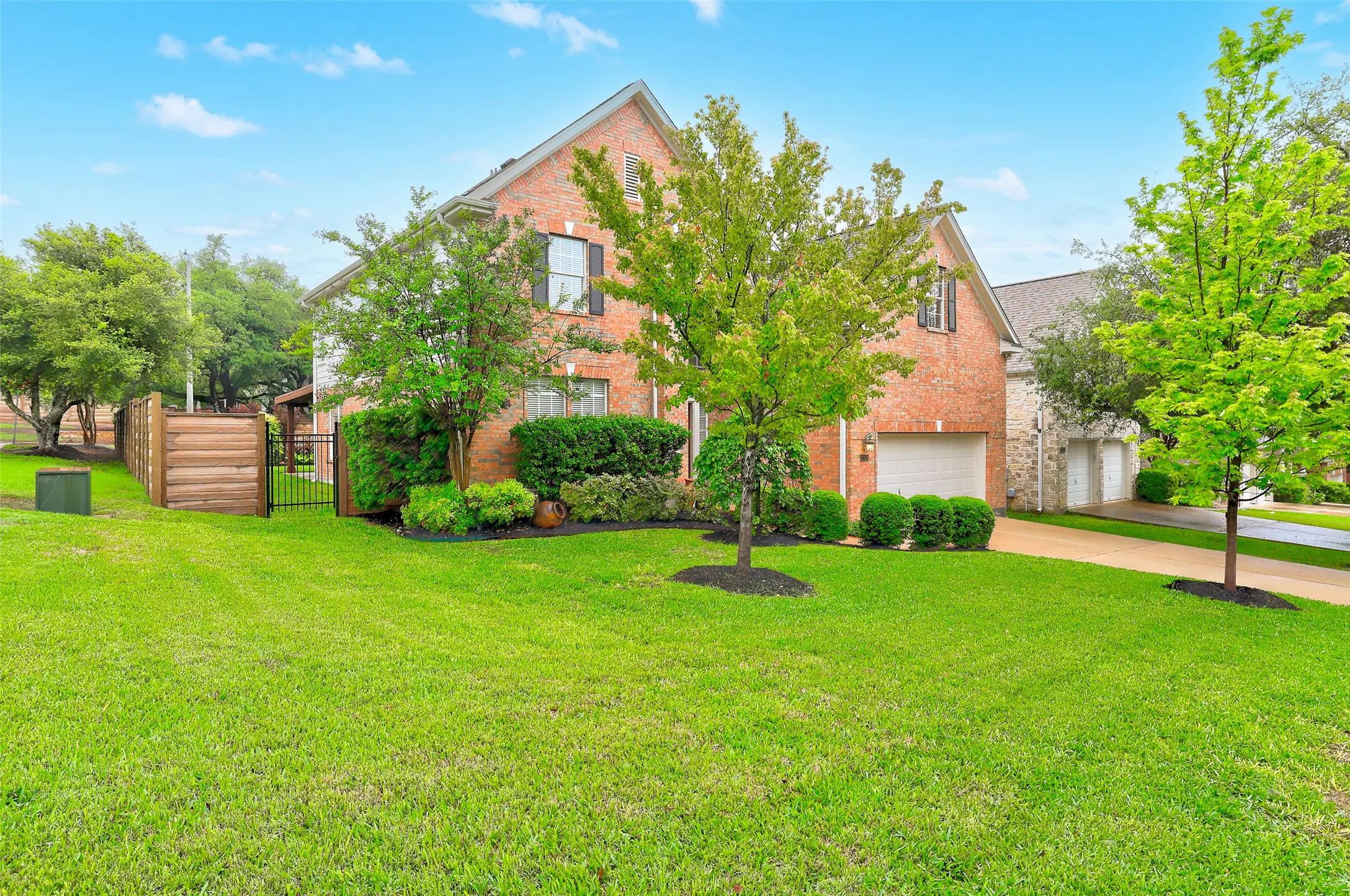 Photo of Listing #3919197