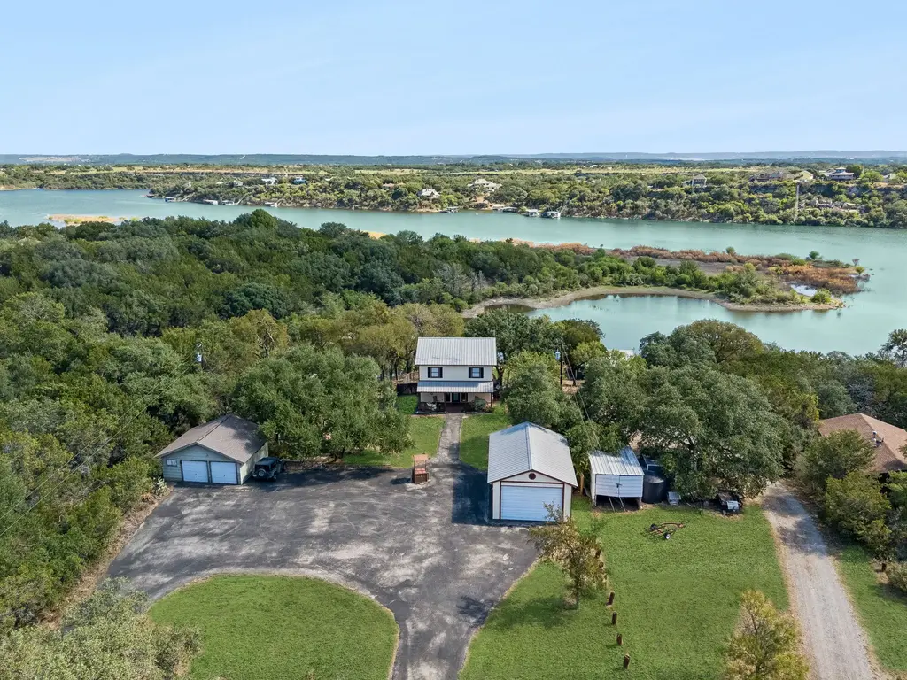 25420 Cove Drive, Spicewood
