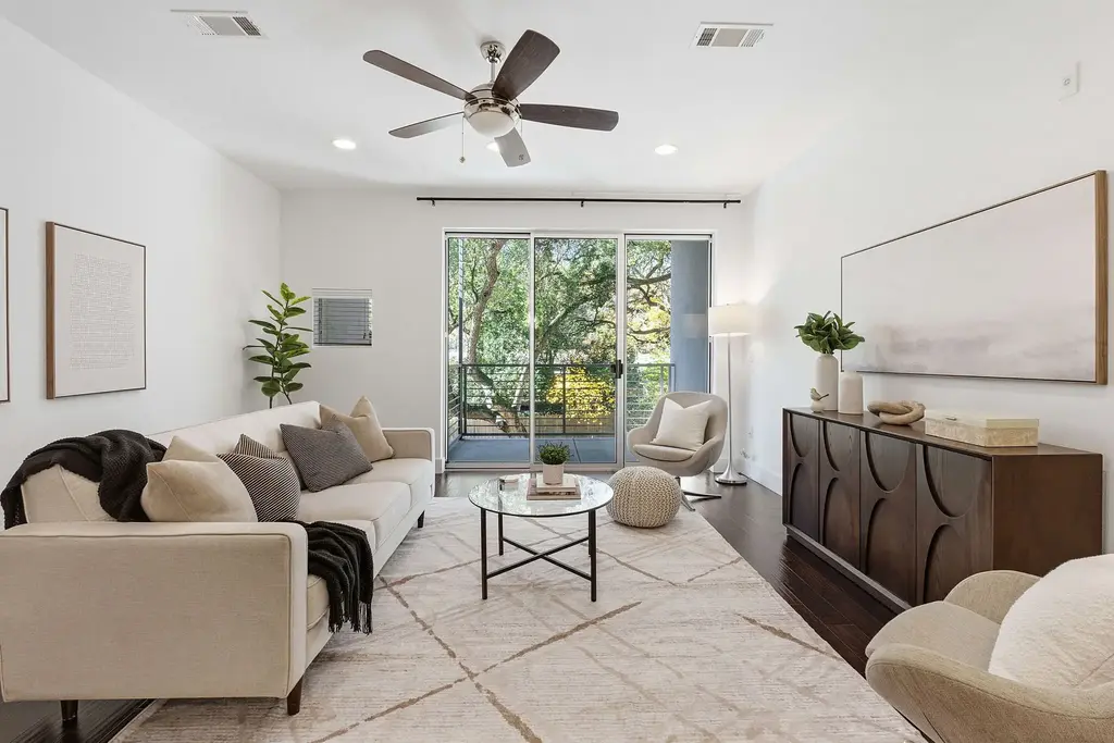 2002 Glen Allen Street 104, Austin