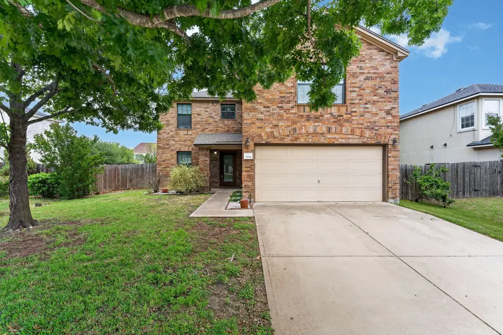 204 Lauren Loop, Leander