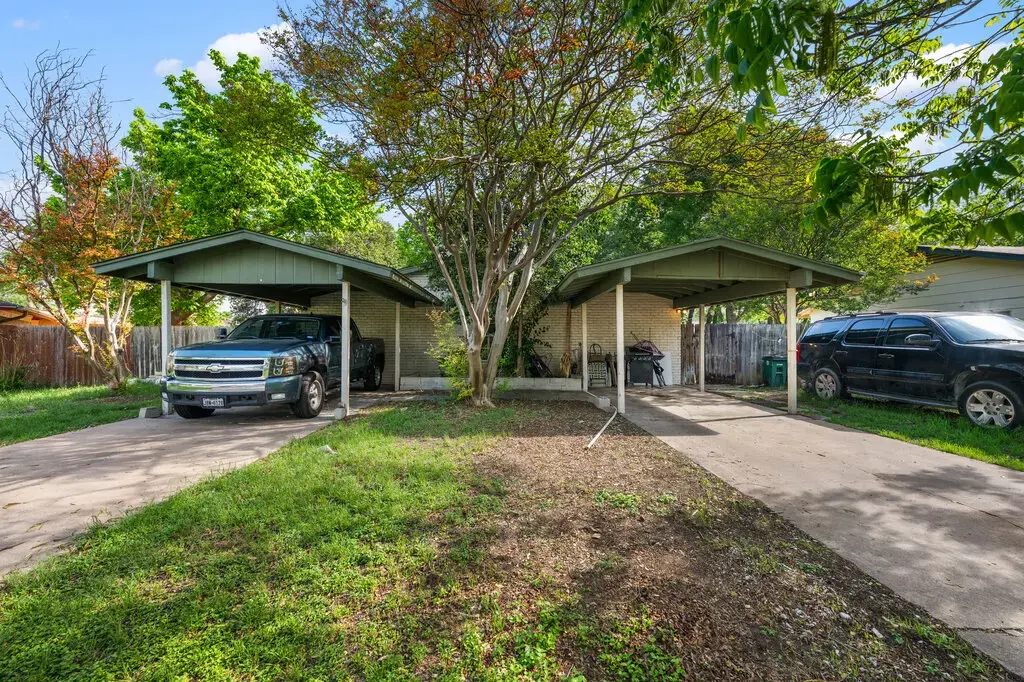 902 Glazier Circle, Austin
