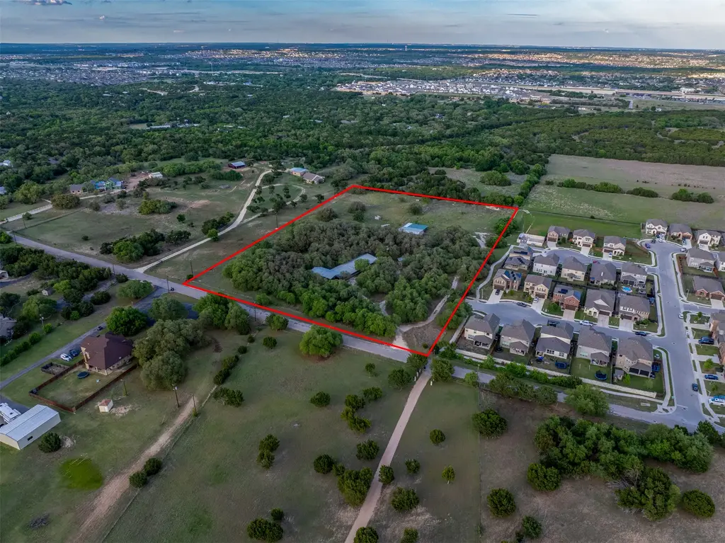1050 Oak Grove Road, Leander