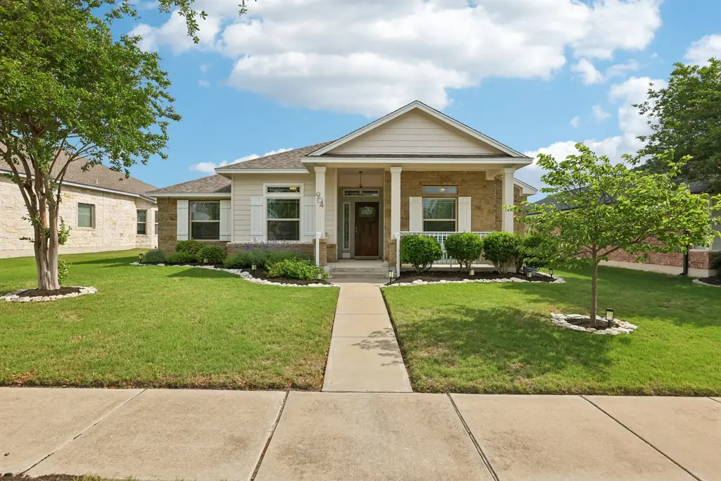 904 Walnut Canyon Boulevard, Pflugerville