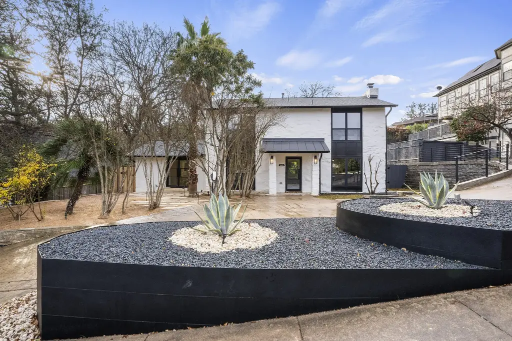 2001 Wychwood Drive, Austin