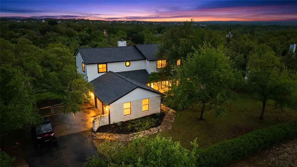 612 Canyon Rim Drive, Dripping Springs
