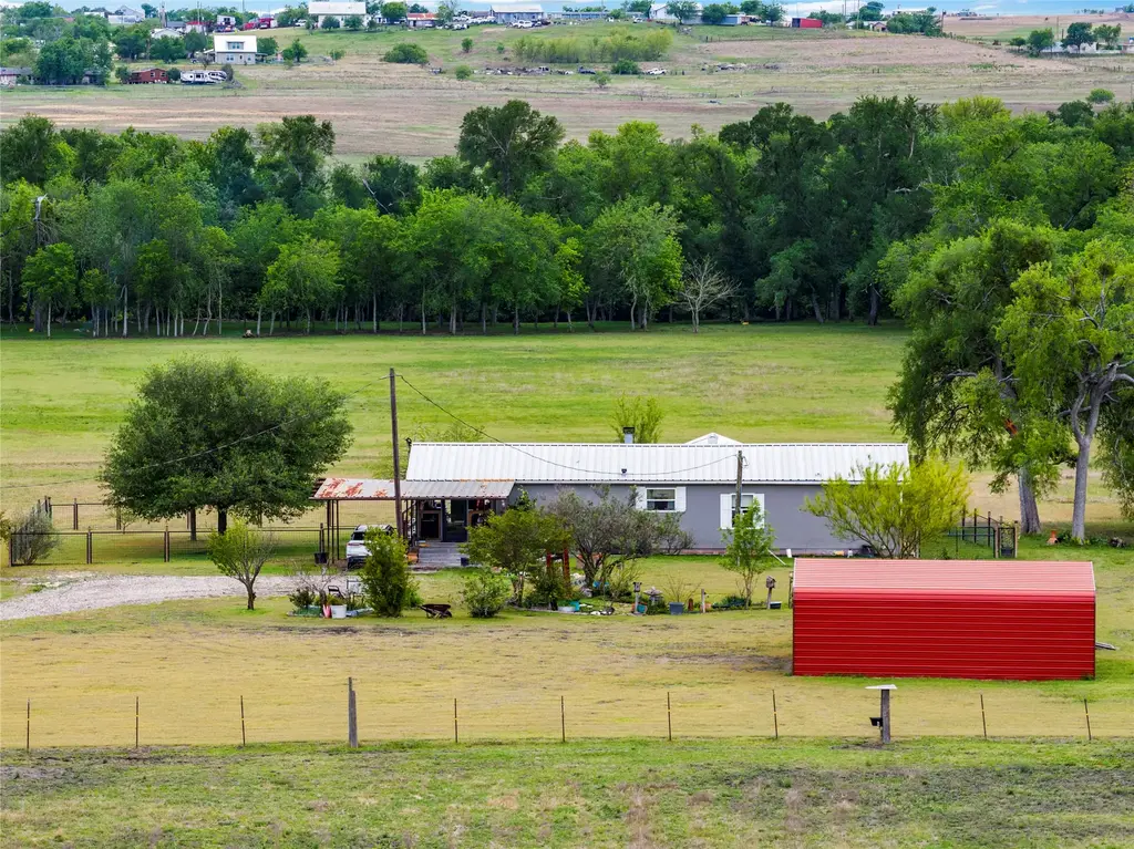 820 County Road 454, Taylor