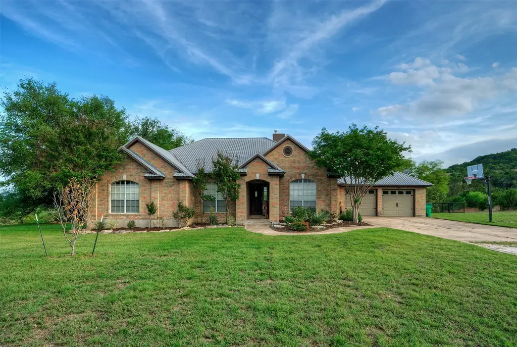 511 Chaneys Crossing, Bertram