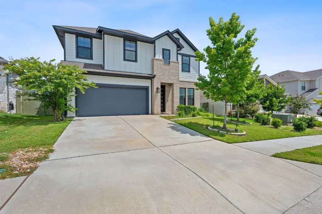 16913 Adoro Drive, Manor