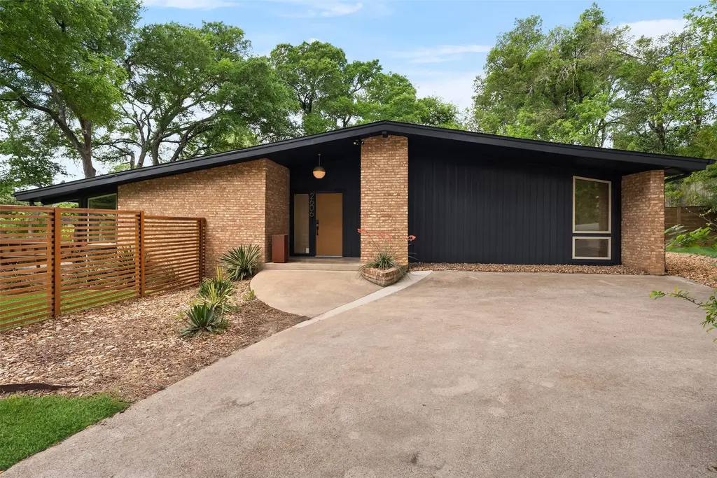 2606 Birdcreek Drive, Temple