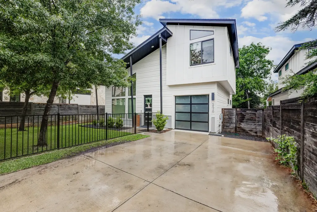5520 Woodrow Avenue, Austin