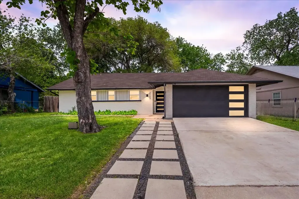 2108 Deadwood Drive, Austin