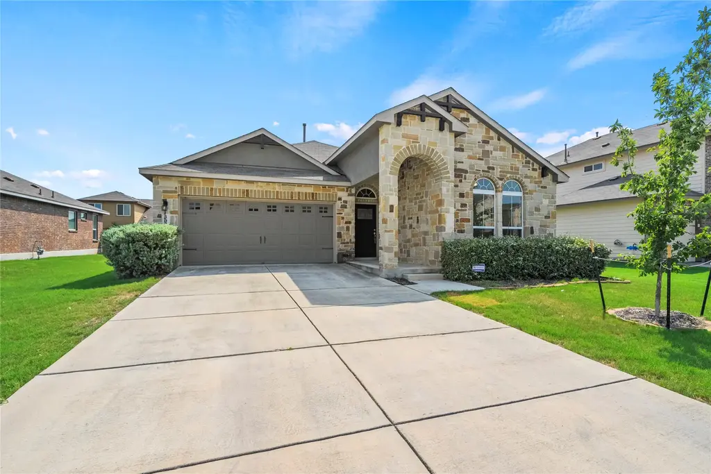 307 Limestone Creek, New Braunfels