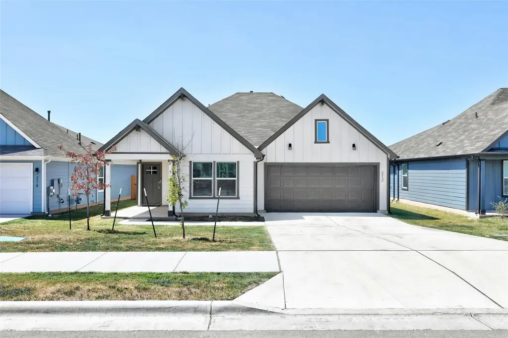 212 Sweetwater Creek Lane, Hutto