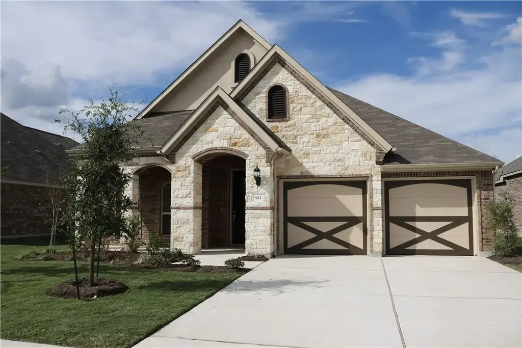 913 Wolcott Drive, Leander