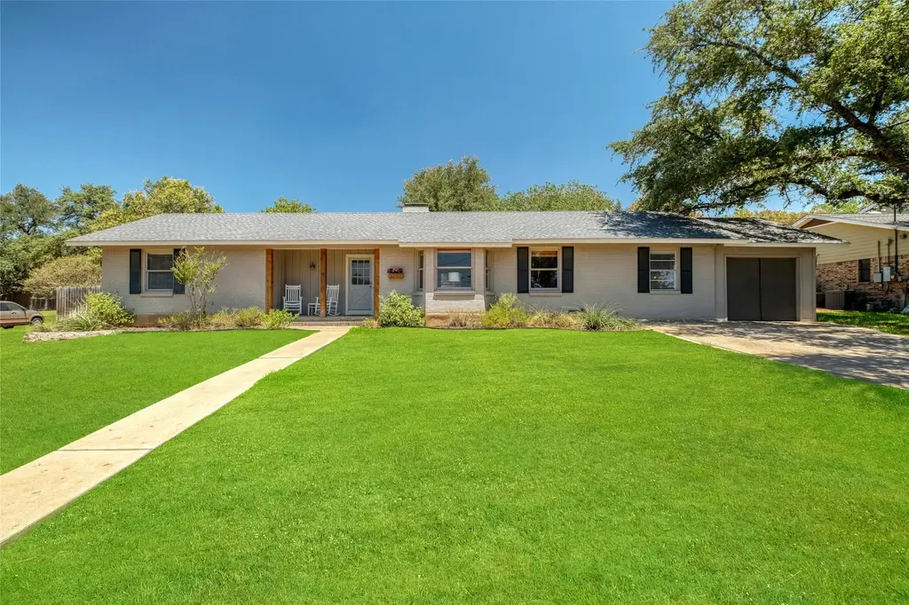 1208 Country Club Road, Georgetown