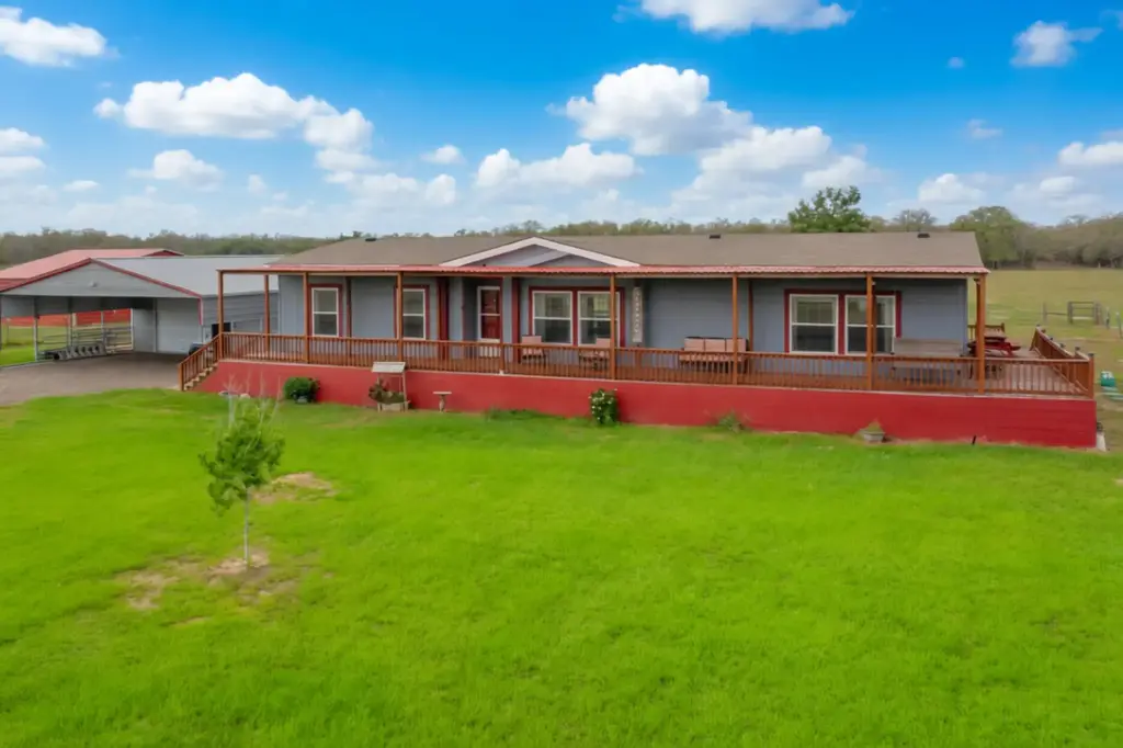 664 Garrett Road, Yoakum