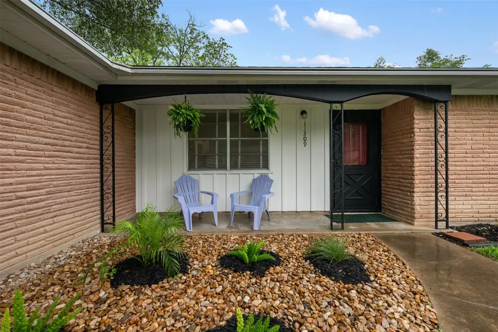 11309 Hilltop Street, Austin