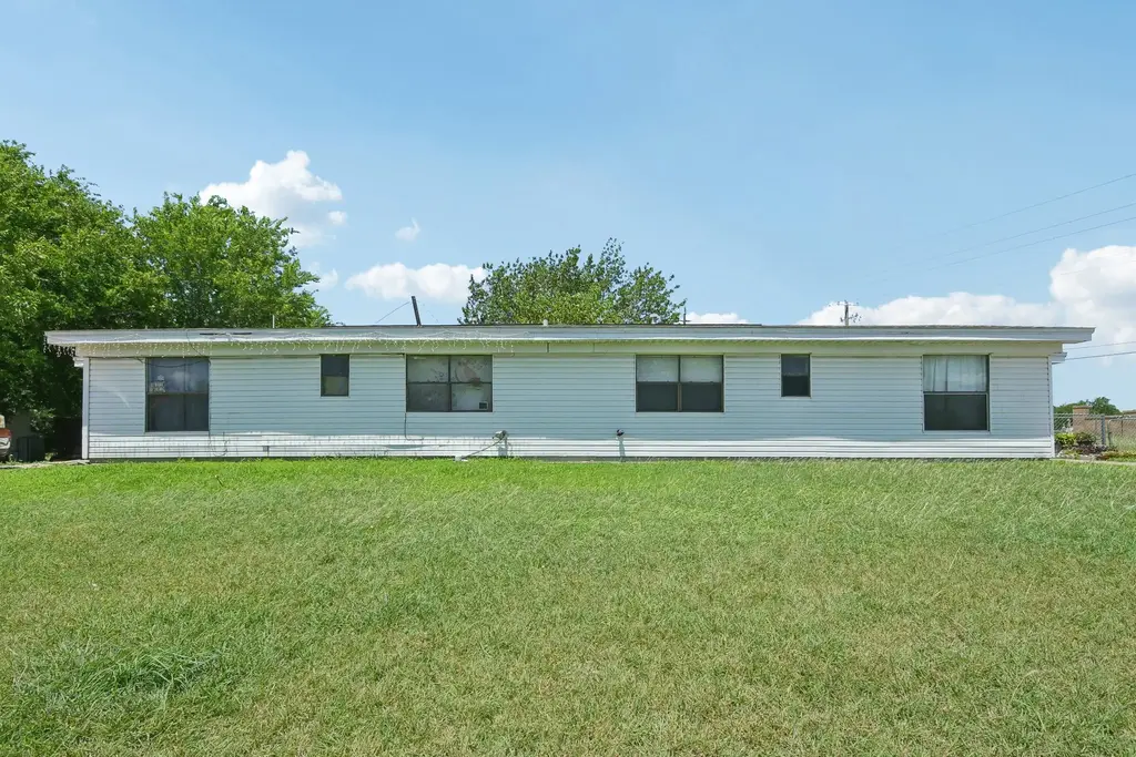 525 Lenora Drive, Taylor