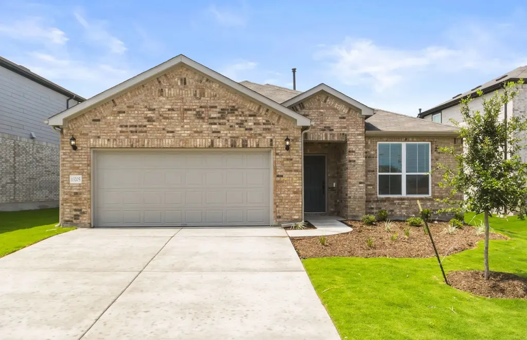 13205 Cerro Castellan Trace, Manor