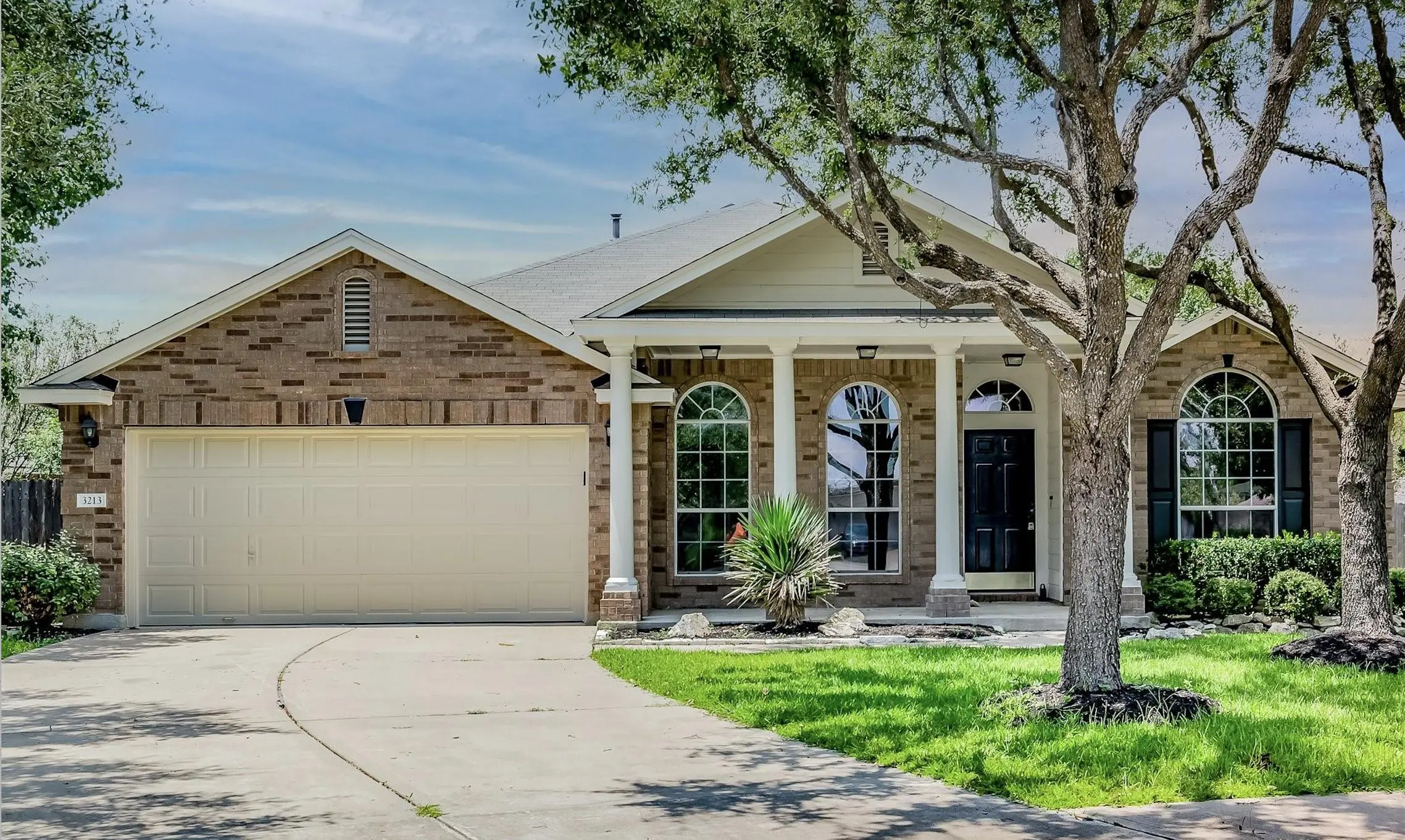 Photo of Listing #1610851