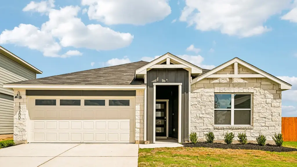 18200 Blazing Ranch Lane, Manor