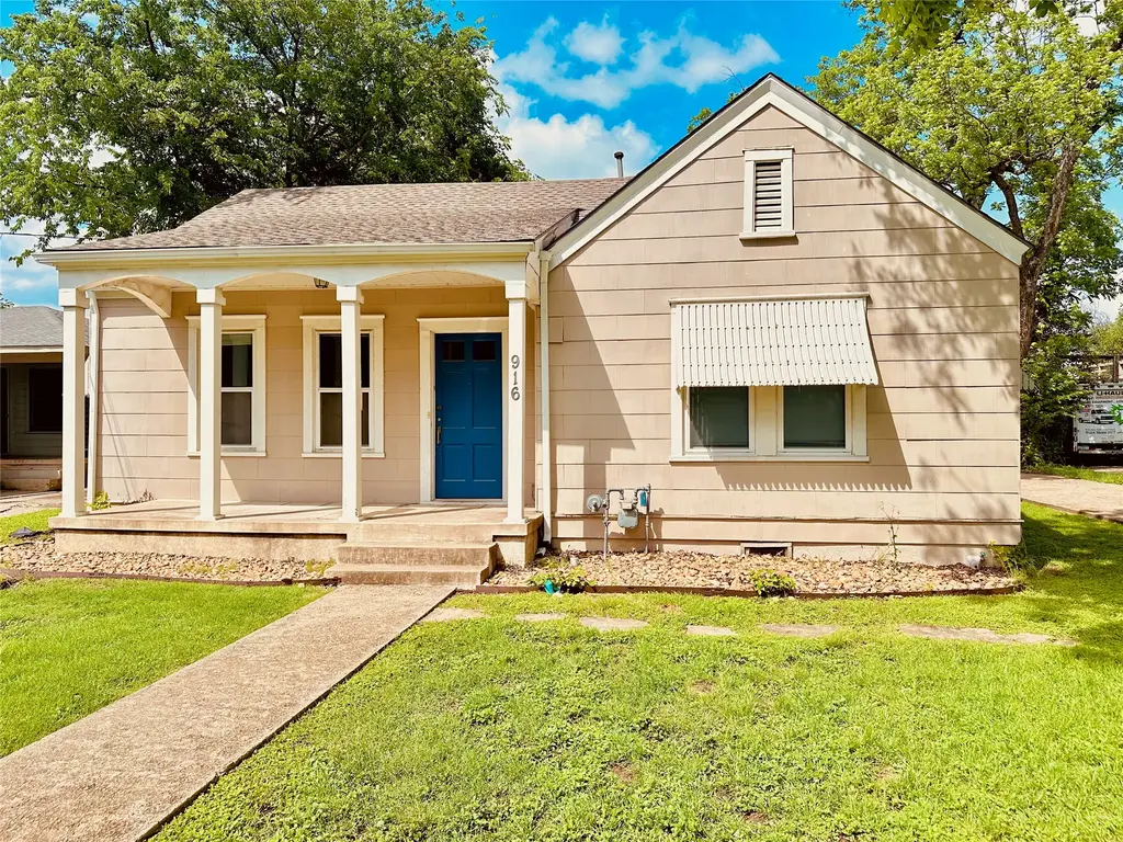 916 E 37th Street A - Front, Austin