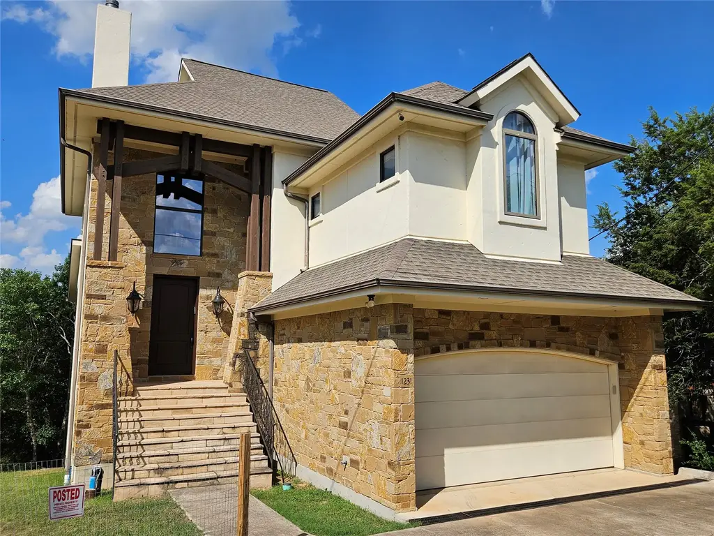 1231 Lake Shore Drive, Spicewood