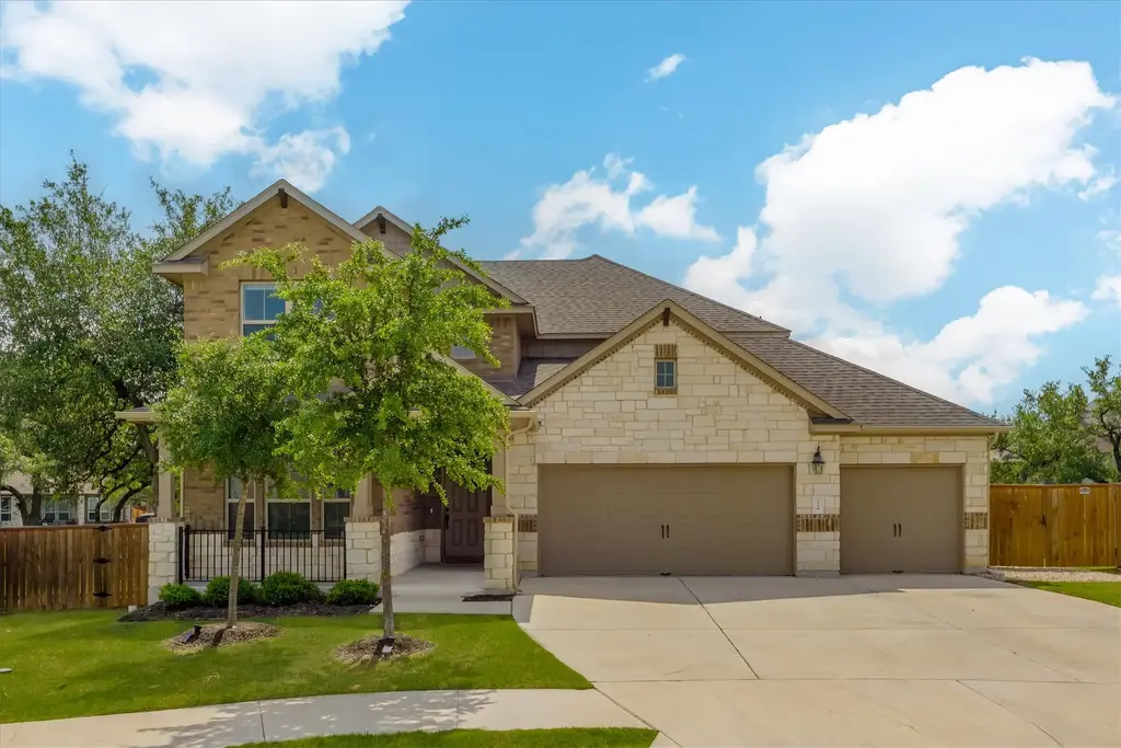 324 Autumn Oak Way, Georgetown