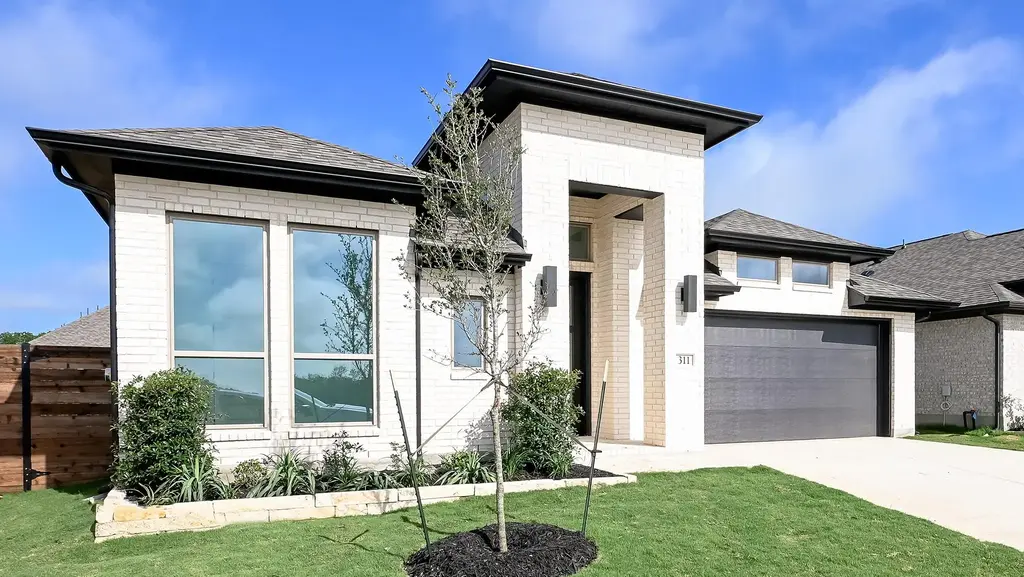 311 Melody Road, Lockhart