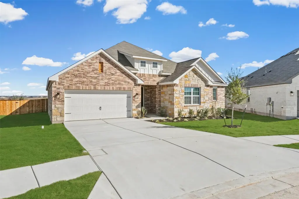 405 West Luna Blue Lane, Jarrell