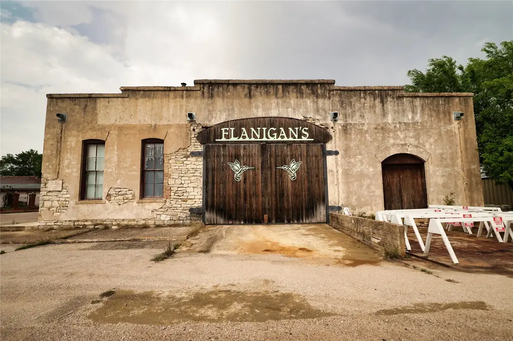 335&330 N Lampasas Street, Bertram