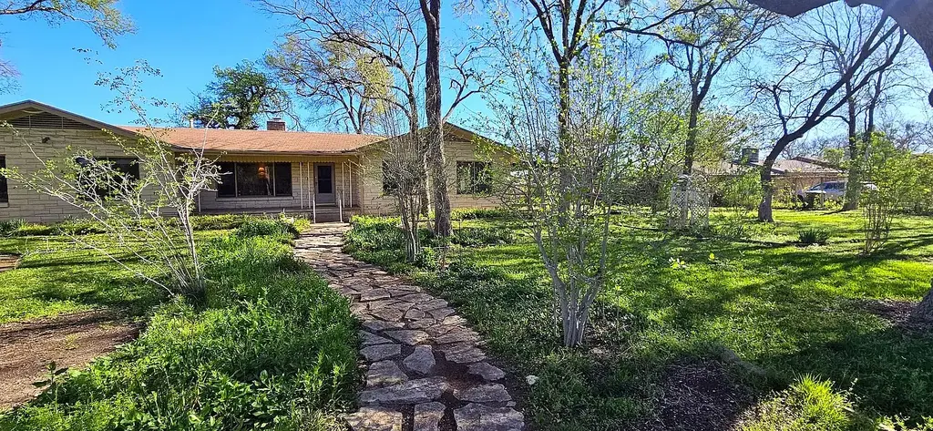 737 Oakdale Drive, Sunset Valley