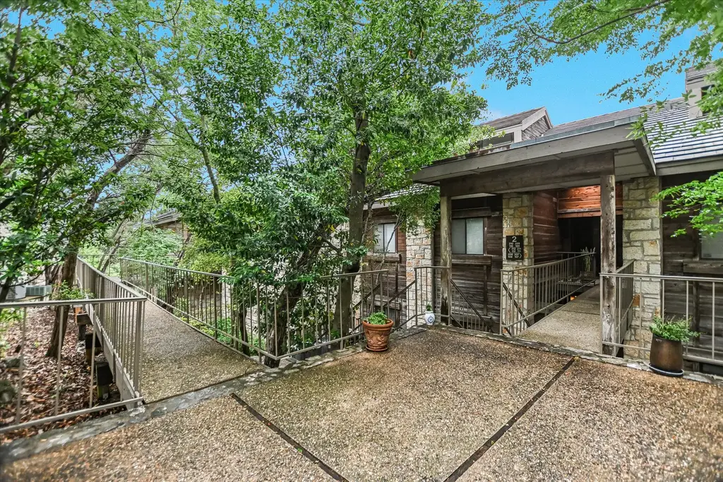 8200 Neely Drive 212, Austin