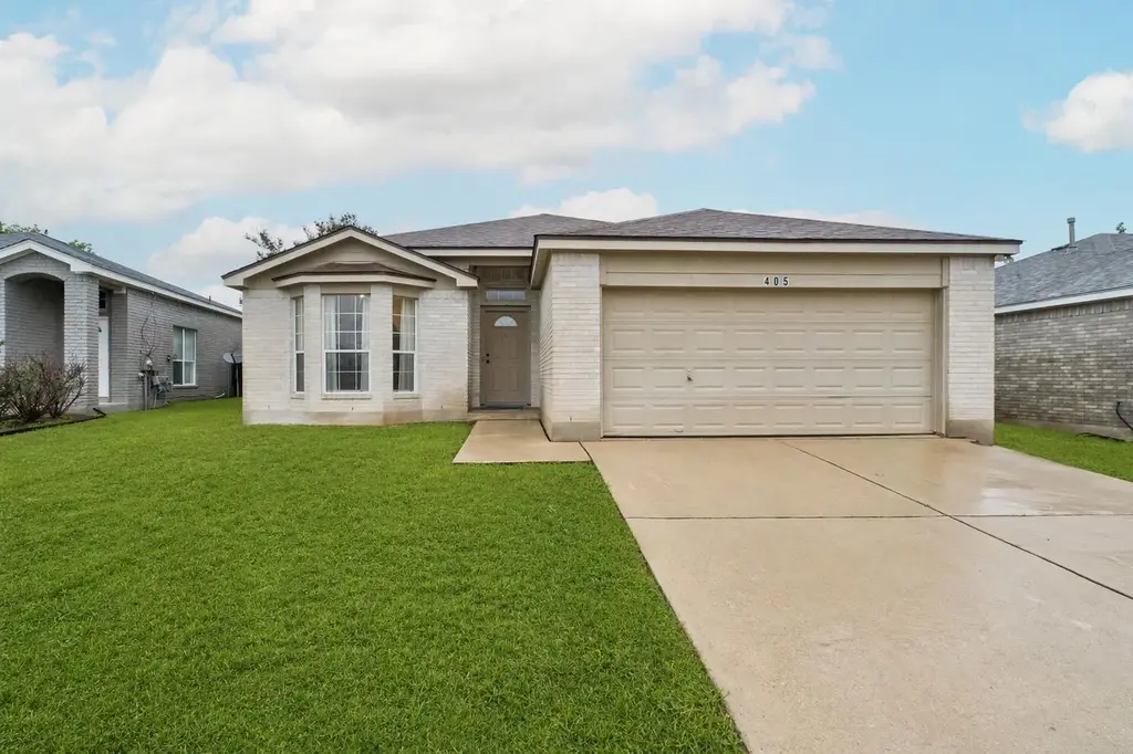 405 Thunderstorm Avenue, Lockhart