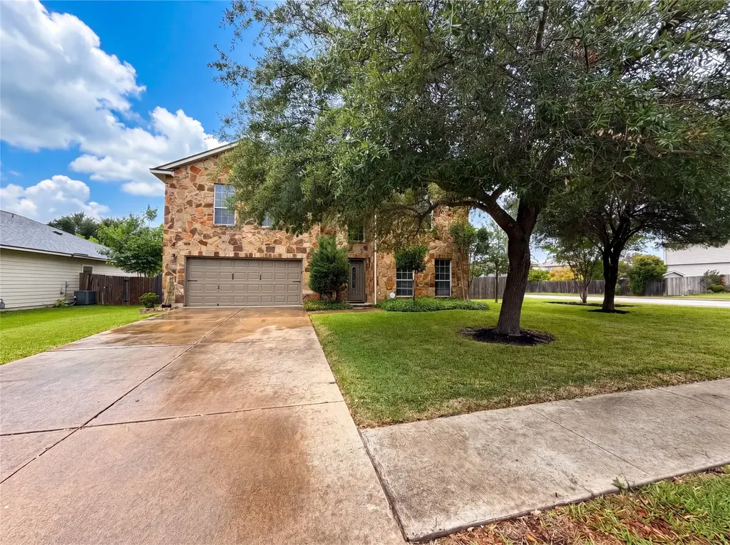 2002 Concan Drive, Hutto