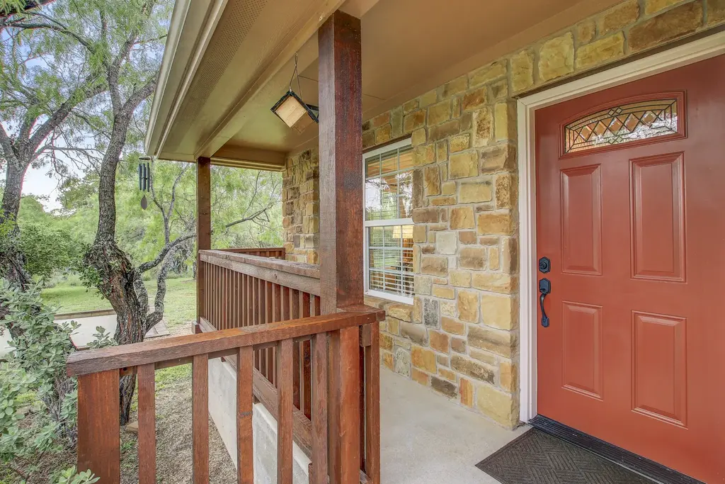 153 Hill Drive, Marble Falls