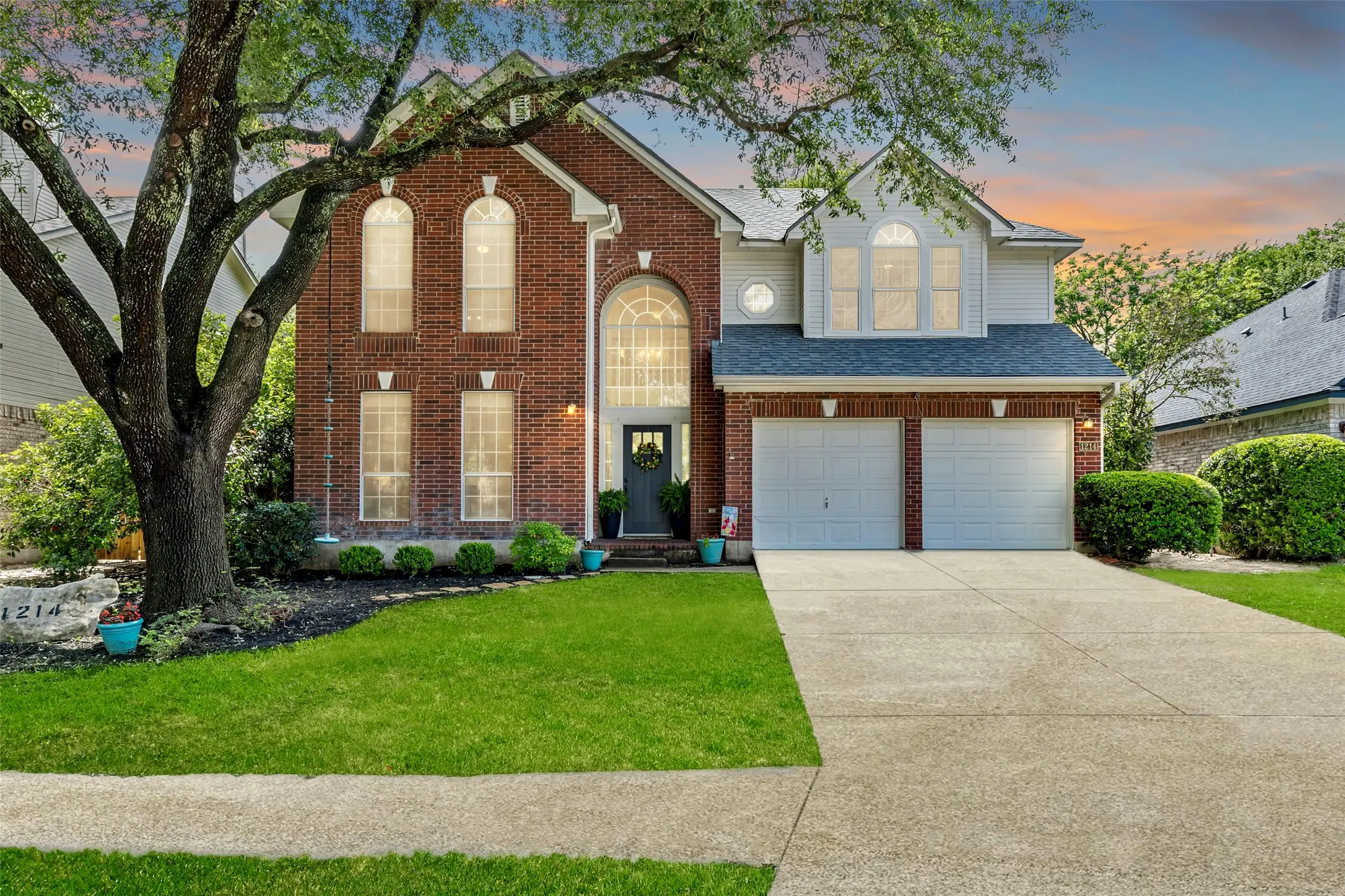 Photo of Listing #1331602
