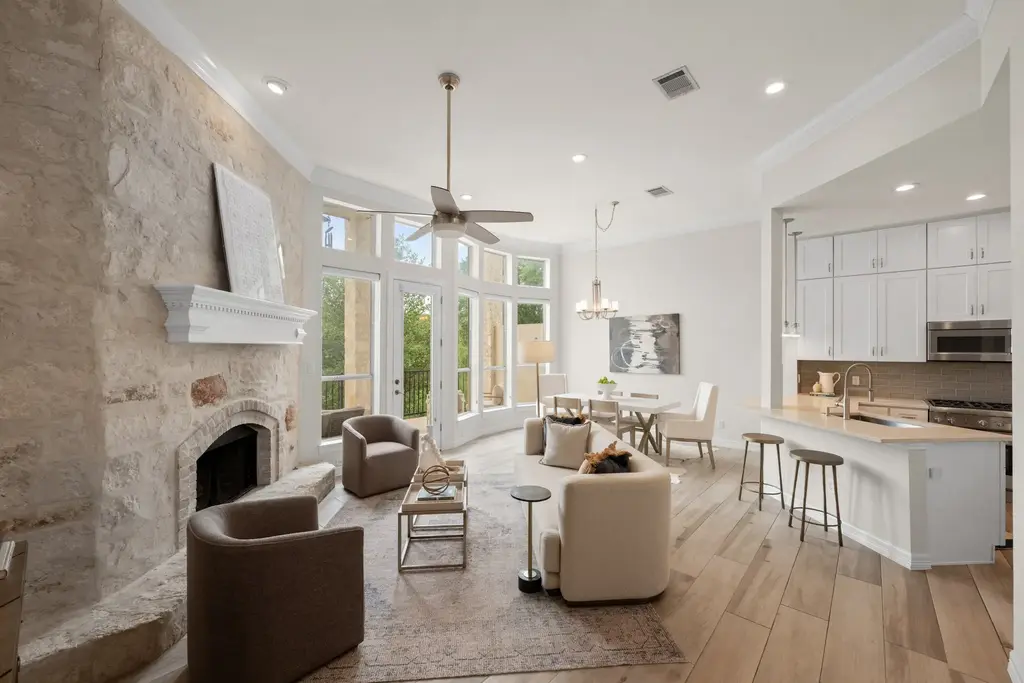 1701 Spyglass Drive 10, Austin