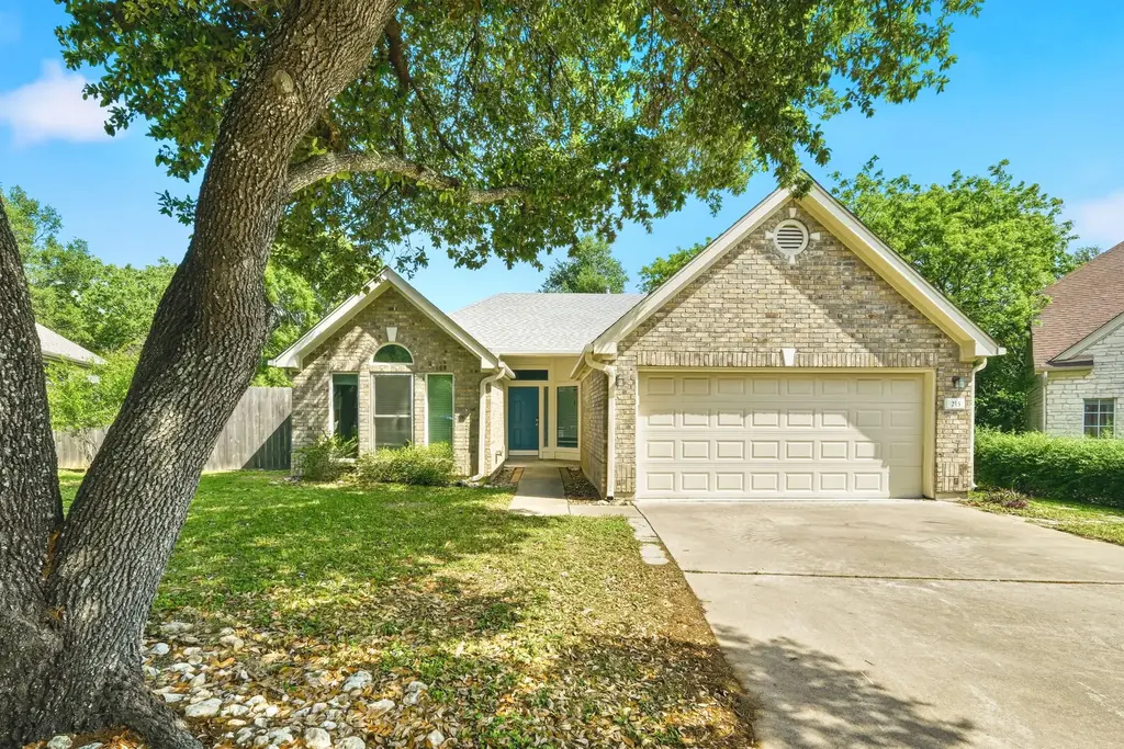 215 Rio Vista Drive, Georgetown