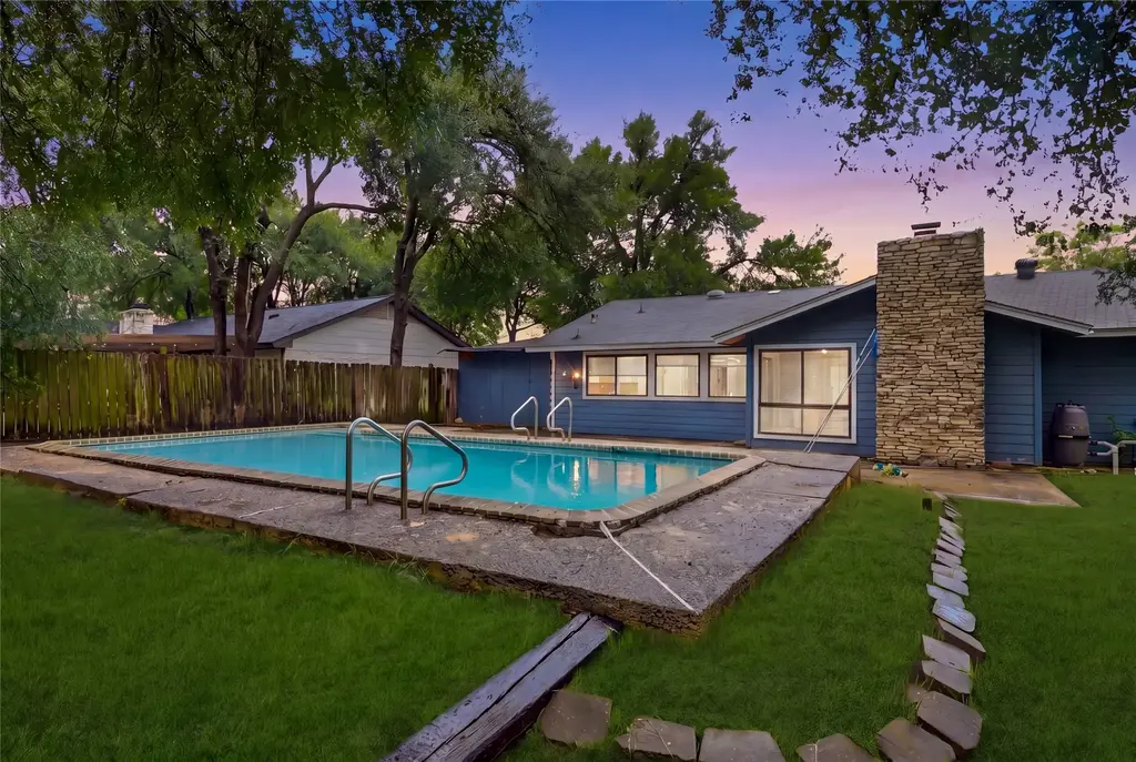 12505 Parkland Drive, Austin