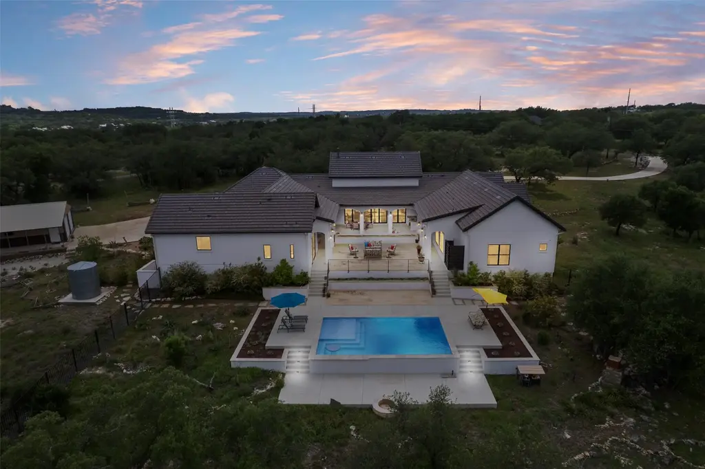 1805 Performer Road, Spicewood