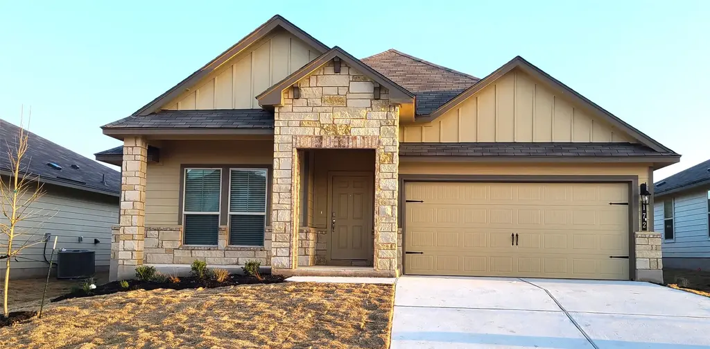 172 Pivot Drive, Taylor